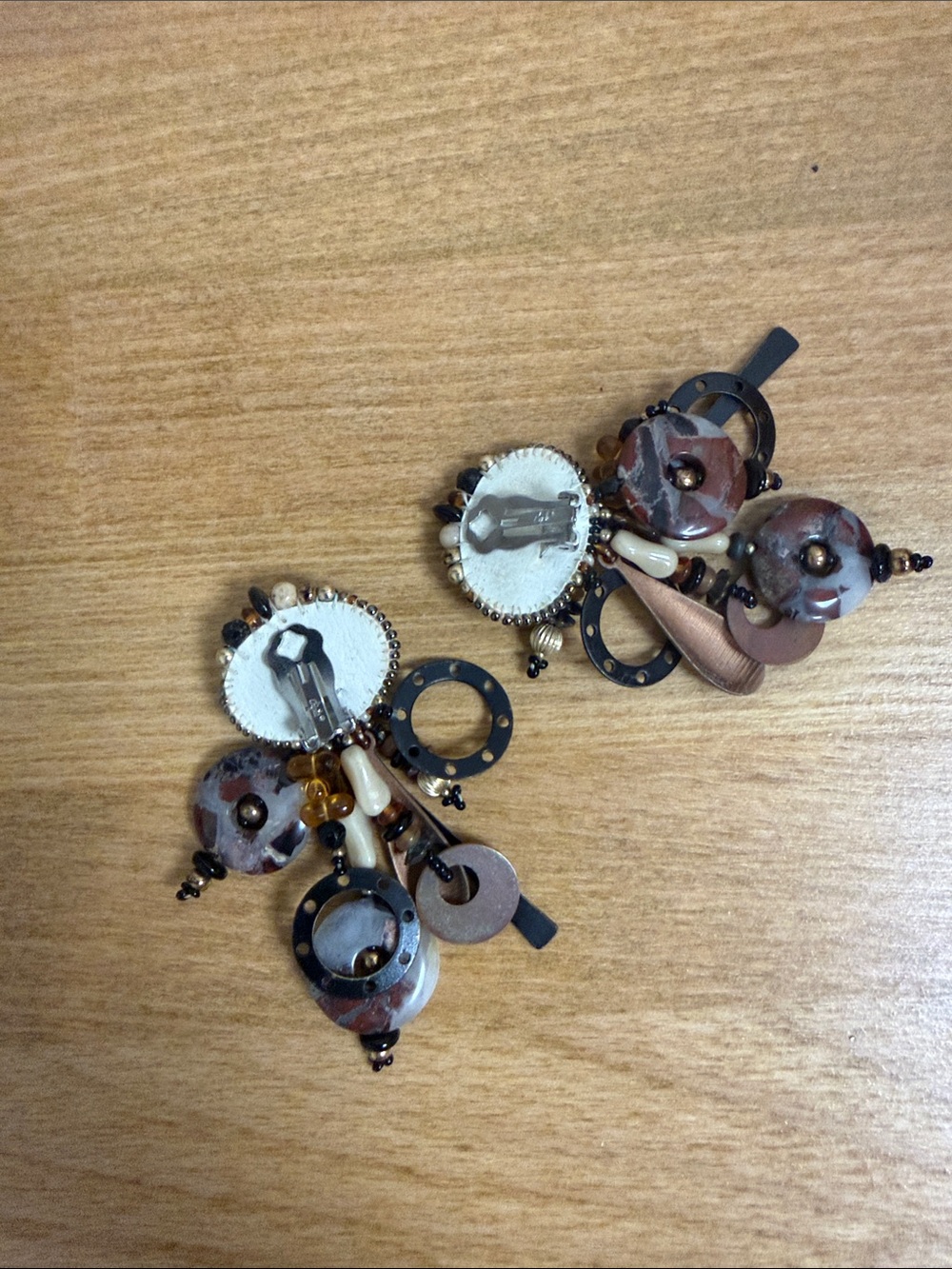Chipita vintage clip on earrings - Picture 2 of 4